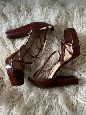 High heels - Helt oanvända - från shein 