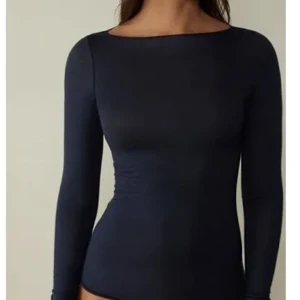 Intimissimi tröja - Säljer denna superfina och otroligt sköna tröjan från intimissimi. Knappast använd.