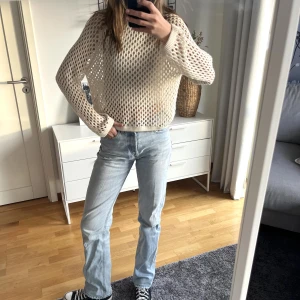 Tröja - Säljer denna nät tröja från bikbok som passar perfekt på sommaren med en bikini under! Tröjan är från bikbok och är oanvänd! Säljer den för 100kr (köpt för 300)! Betalning sker via swish!💗