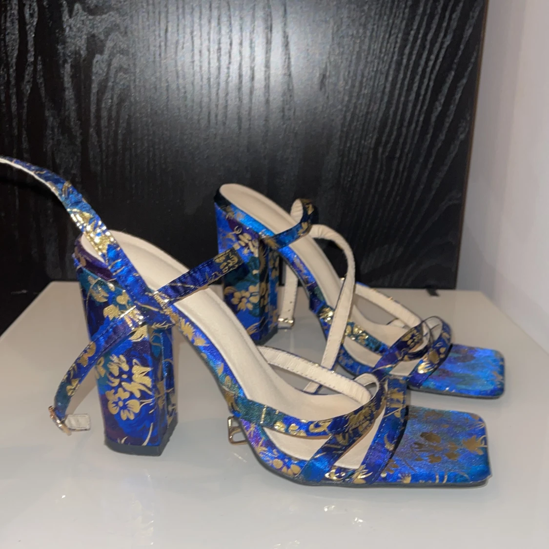 Klackar blå och guld - 90