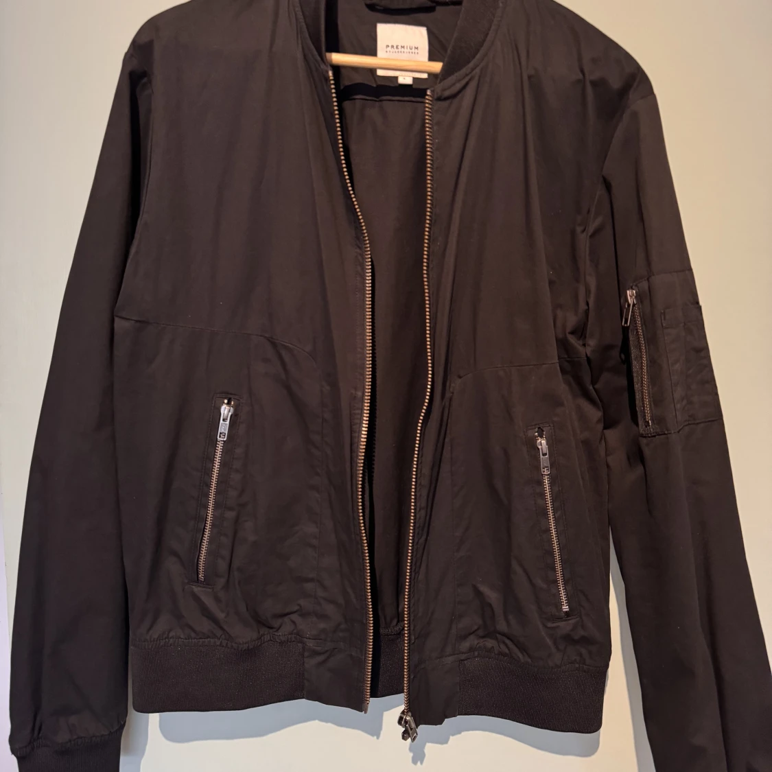 Svart bomberjacka Premium