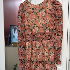 Klänning från veromoda - Klänning från vero moda Storlek S 