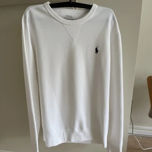 Ralph lauren tröja - Oanvänd tröja storlek Medium