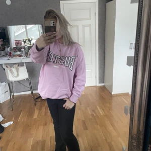 Vintage tröja - Vintage sweatshirt, storlek M men overzized❤️ köparen står alltid för frakten, om du har fler frågor så är det bara att skriva❤️