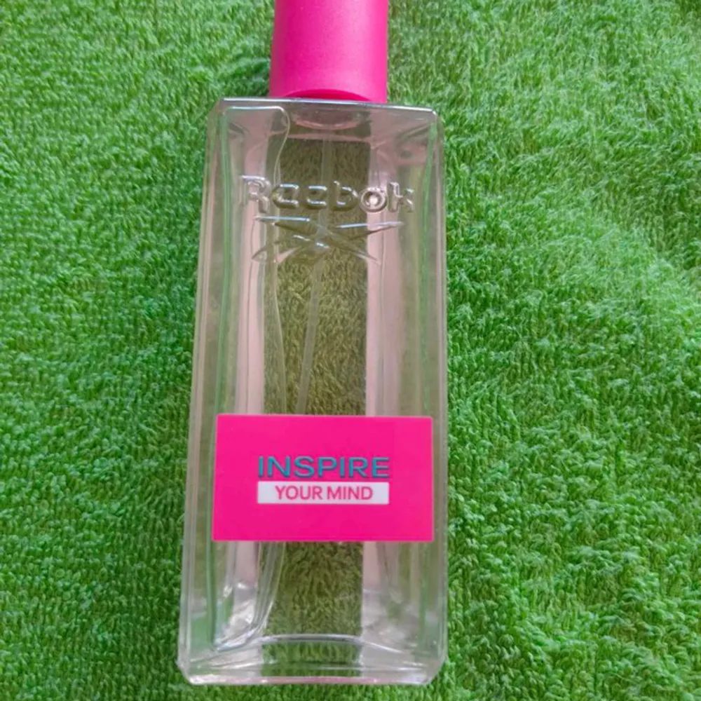Säljer denna parfym som har använts några gånger. Luktar supergott men använder ej längre!🤍. Övrigt.