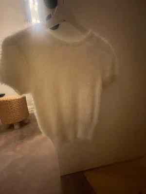 Zara tröja  - Jätte fin zara tröja, kommer inte till användning och är i fint skick. Kan diskutera pris