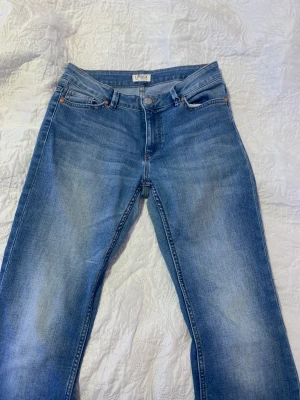 Jeans storlek 34 - Jeans från Lindex i fint skick 