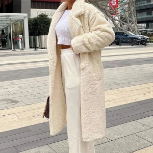 teddy kappa  - från fashionnova, aldrig använt bara testat. Den passar mer som S