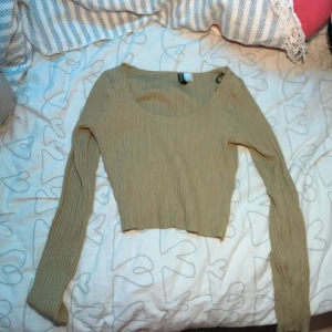 Tajt tröja - Tajt uringad tröja