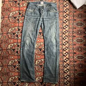 Japanska Edwin jeans, inga fel förutom lite skav vid hälarna. Storlek 29/32, väldigt snygga 