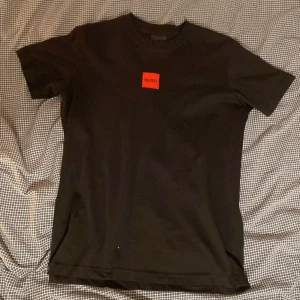 Hugo boss T-shirt  - Hugo boss T-shirt storlek S