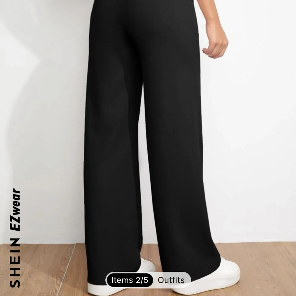 Snygga kostymbyxor som inte kommer till användning☺️ Köpta för 219 kr💝 Köparen betalar frakt.. Jeans & Byxor.