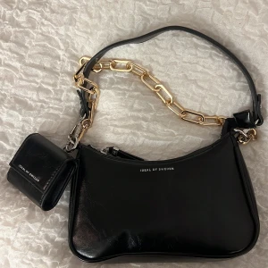 Väska  - Säljer min ideal of Sweden handväska,  aldrig använd🤍