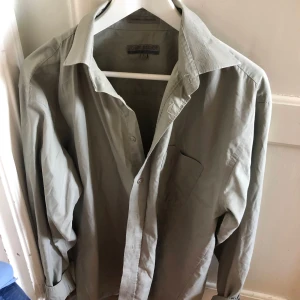 Beige oversized skjorta - Beige oversized herrskjorta