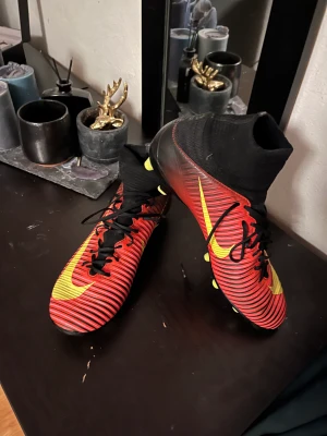 Fotbollsskor - Nike Mercurial Superfly. Storlek: 40 Nypris: 1699 kr Pris:300 kr + frakt  Skriv om ni har frågor!