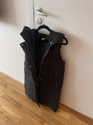 Väst - Väst i storlek S men passar Xs också