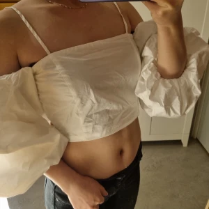 Kläd - Har endast provat  Det går att klär på sig utan band 