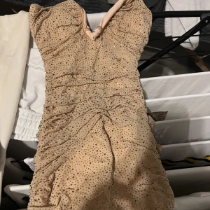 Oh polly klänning - Prislapp på, oanvänd 