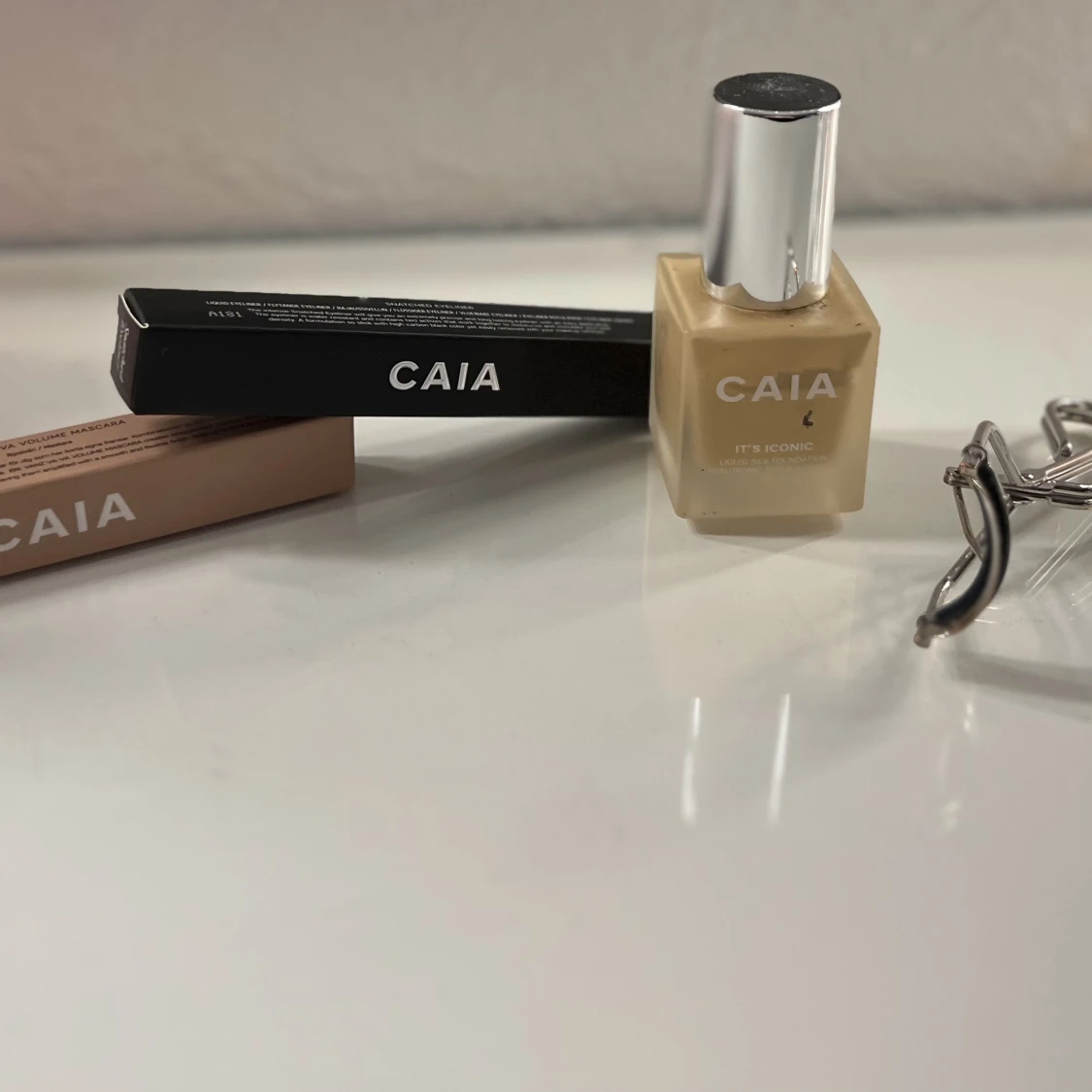 Caia cosmetics  - 90