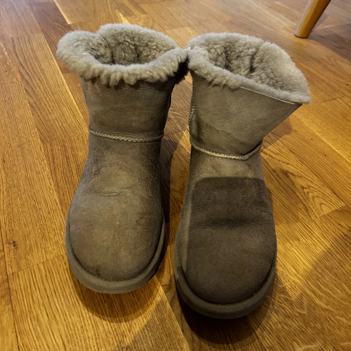 Uggs med rosetter  - 90