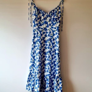 Sommarklänning - Helt ny sommarklänning från RIHOAS 