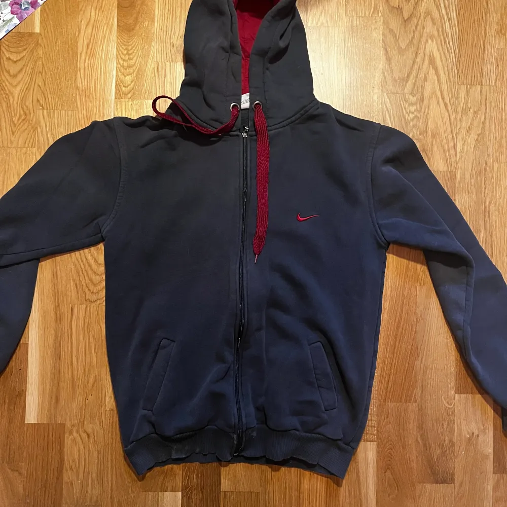 Vintage nikehoodie!! Pm för info eller mer bilder<3. Hoodies.