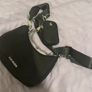 Väska - Oanvänd väska från Steve Madden