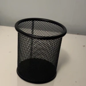 Svart sminkställ  - Ett jätte fint och nytt svart sminkställ som är i ett jätte bra skick. 