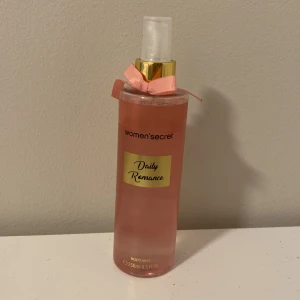 Daily romance parfym - Den luktar jättegott, för kvinnor men är tyvärr lite för stark för mig som är allergiker