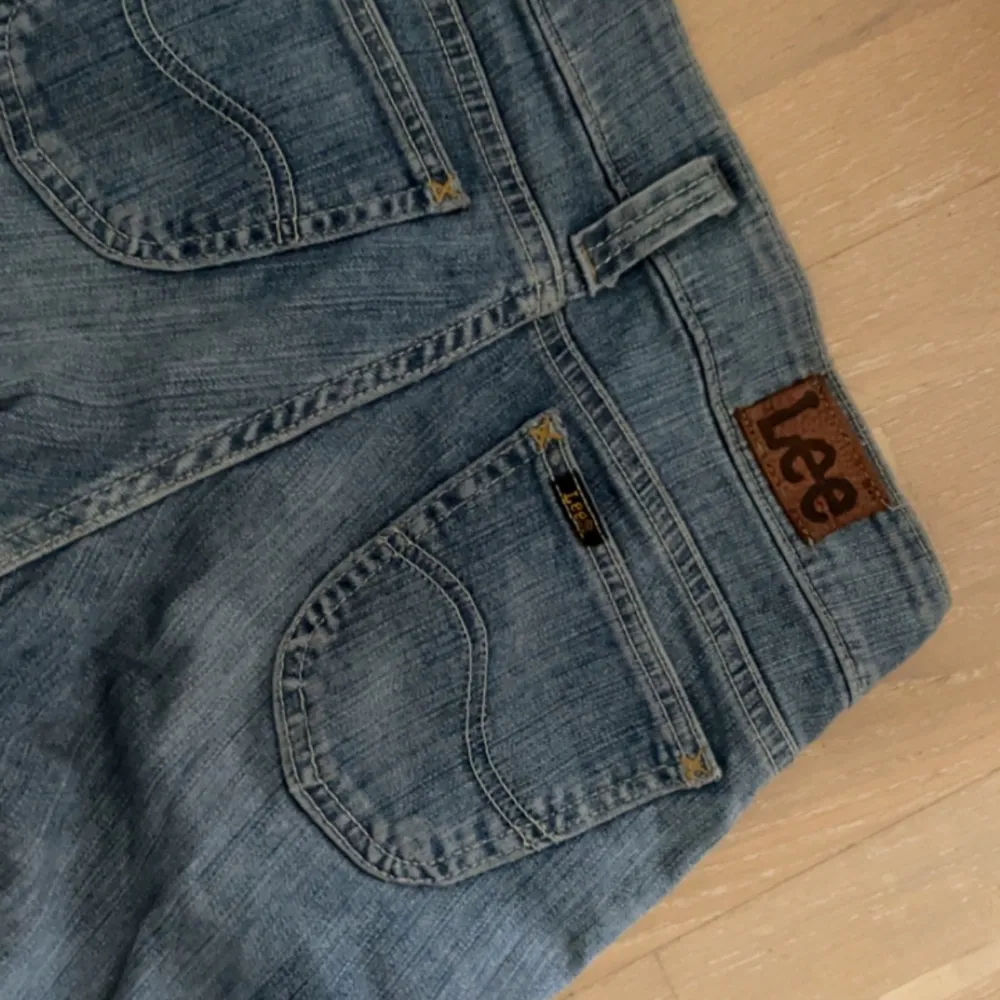 Lågmidjade lee jeans. 💞För små för mig. Jeans & Byxor.