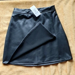 En svat fin kjol för 65kr - ny kjol med prislapp