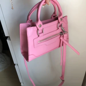 Väska  - Jätte söt väska som inte används 