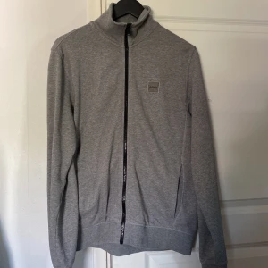 Grå Hugo boss zip - Mycket bra skick, storlek s