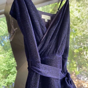 Balklänning - En stretchig skön men fin balklänning som använts en gång så den är i gott skick :)