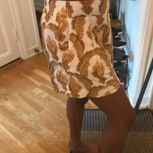 Shorts  - Använda 1 gång storlek 36 från HM fina på! 