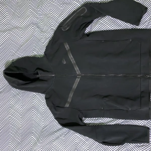 Nike tech kofta - Inte använt mycket. Storlek M