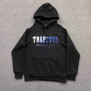 Trapstar - Hej jag säljer min helt oanvända trapstar hoodie på st:S skriv gärna till mig om ni är intresserade😊