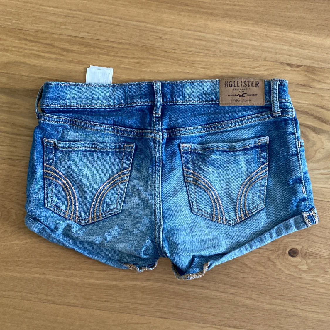 Hollister shorts - 90