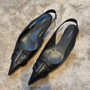 Balenciaga - Skor från Balenciaga, perfekta till sommaren 