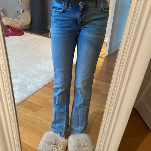 Gina tricot bootcut jeans - Storlek 146