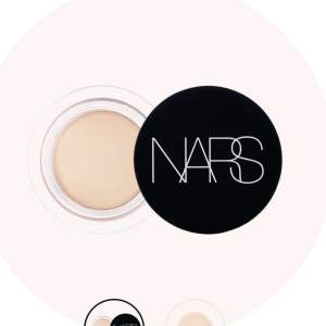 NARS - Soft Matte Complete Concealer i färgen ”Vanilla”. ❤️ kontakta mig vid frågor eller intresse! Ordinarie pris är 365kr!