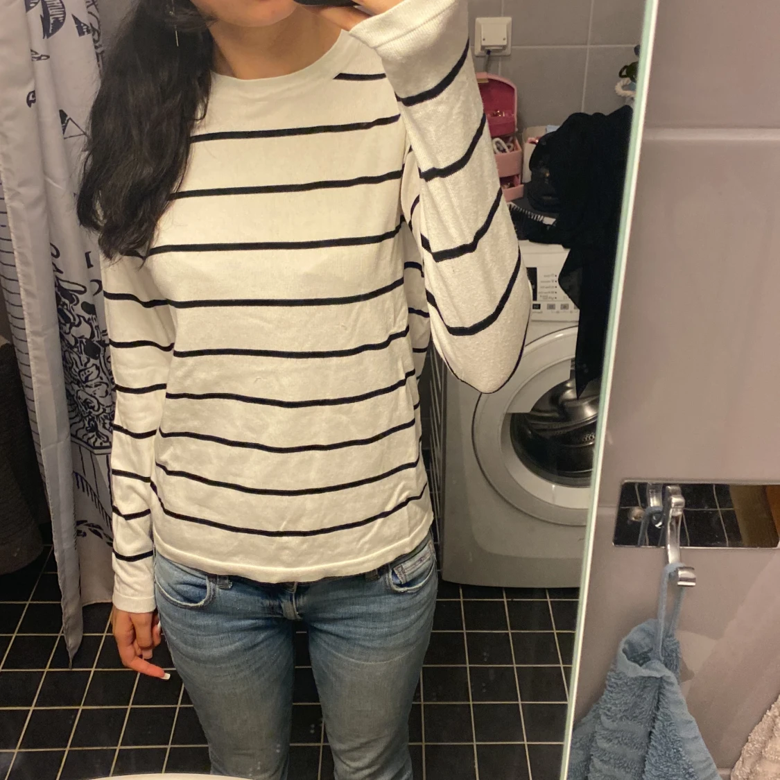 Säljer den här gulliga tröjan från Sisters Point