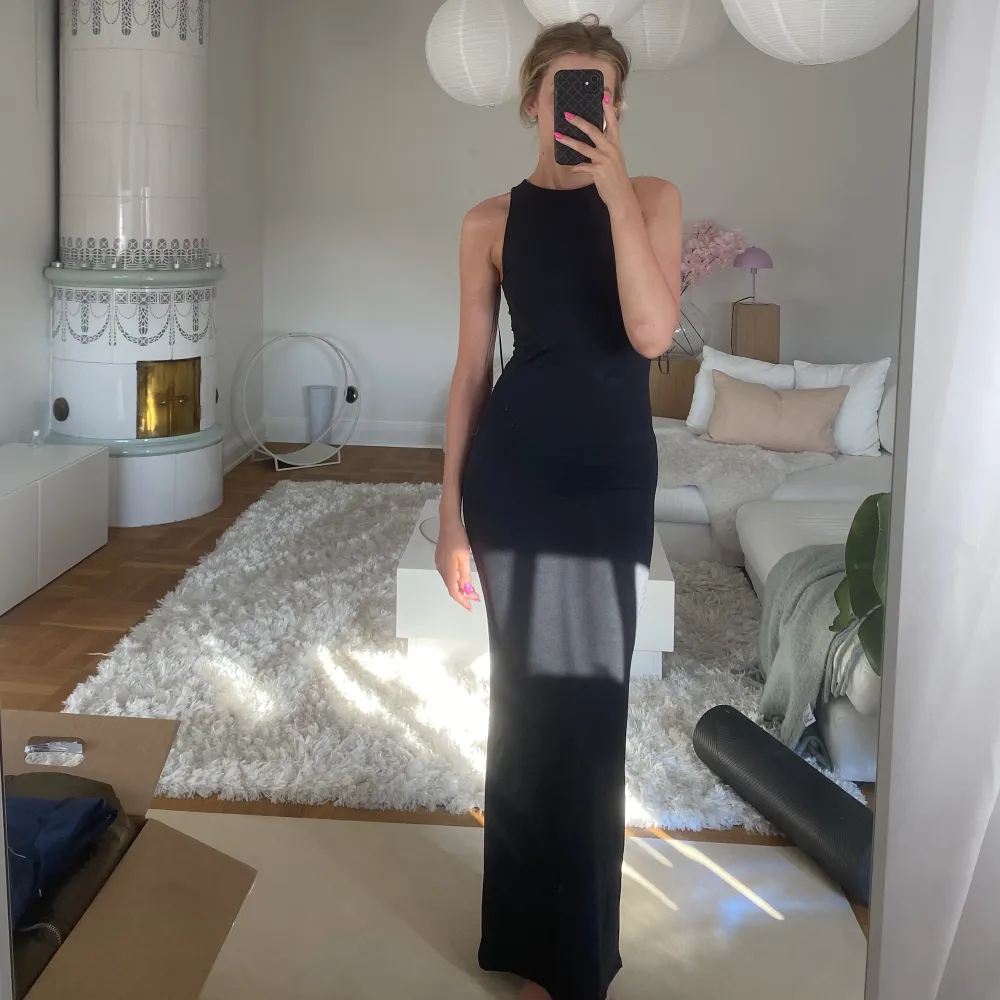 Stretchy sleeveless maxi dress från Gina, storlek S. Klänningar.