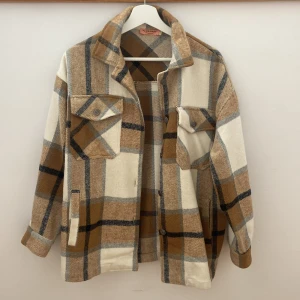 Jacka  - Mycket bra skick 