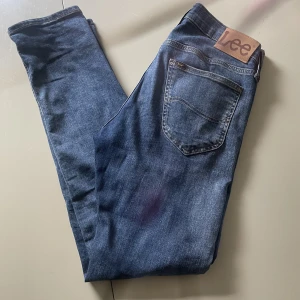 Lee Jeans - Säljer dessa lee jeans då de aldrig används  W:30 L32