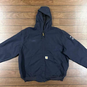 Carhartt Workwear Jacket - Snygg vintage Carhartt jacka i storlek XL! Bara att skriva om du undrar över något🙏