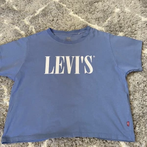 Levis tröja - Använd typ 1 gång. Inga defekter. Passar från XS-M !💗