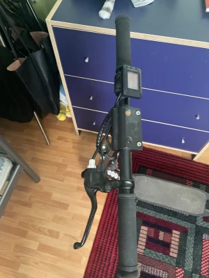 El-scooter - Säljer den köpte den för ungefär förra året. Den har knappast åkt den har åkt ca 3-4 gånger.