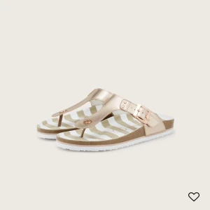Sandaler  - Flipflops/sandaler från Tom Tailor som inte kommer till användning hos mig.  De är endast använda 2-3 gånger, så de är i väldigt fint skick.  Storlek 37 🌼🌼🌼