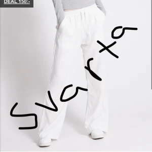 Svarta linnebyxor  - Säljer dessa linnebyxor fast svarta från lager 157. Helt slutsålda! Säljer pga dem är för stora för mig. Endast använda två gånger 